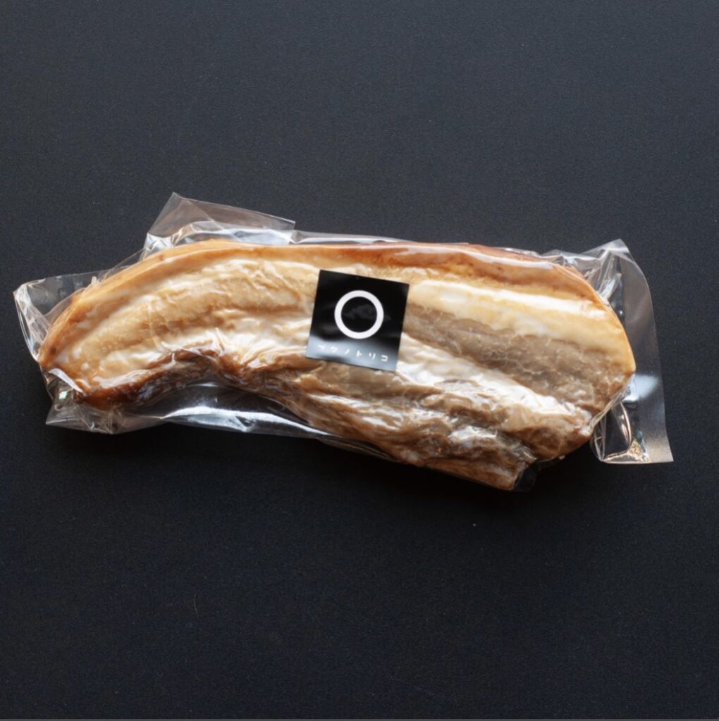 無添加ベーコン専門店ブタノトリコ®のバラベーコンの。脂がたっぷりで炒め物におすすめの王道ベーコン。